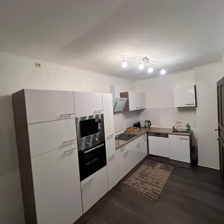 شقة Group غيرا